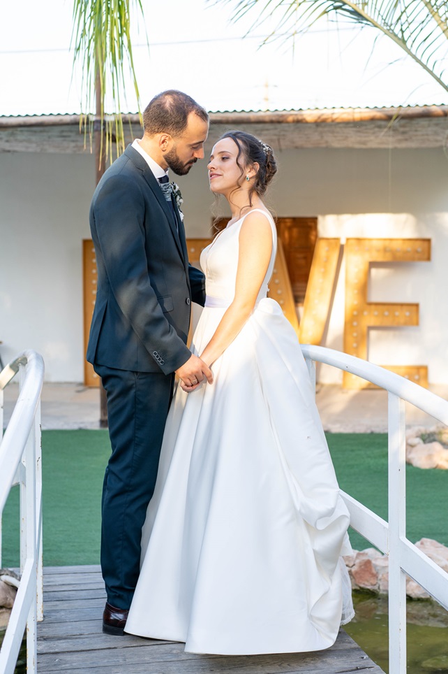 Fotografia de boda en Granada y Murcia pareja bosque